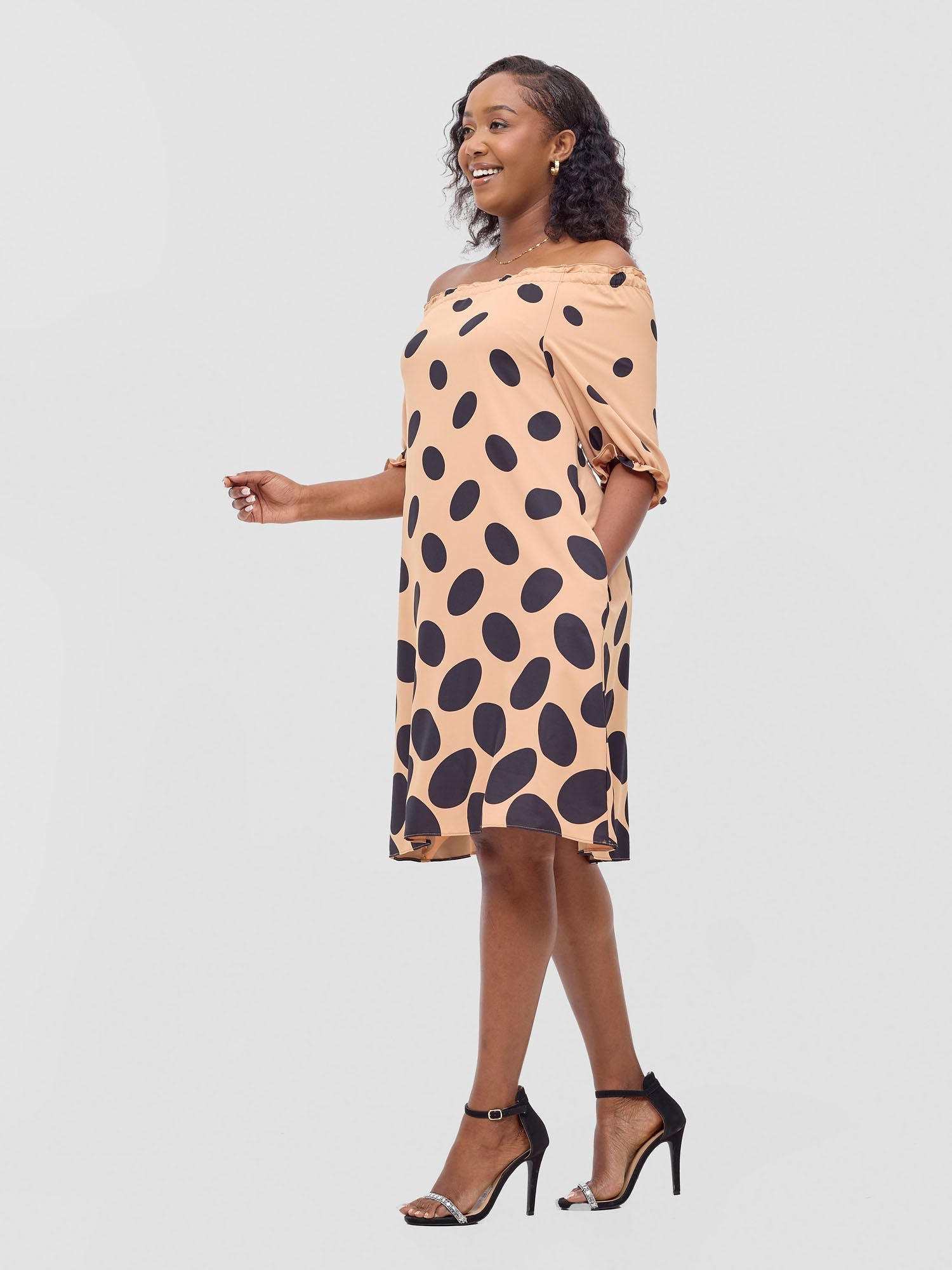 Vivo Ayla Off-Shoulder Dress - Tan / Black Meti Print