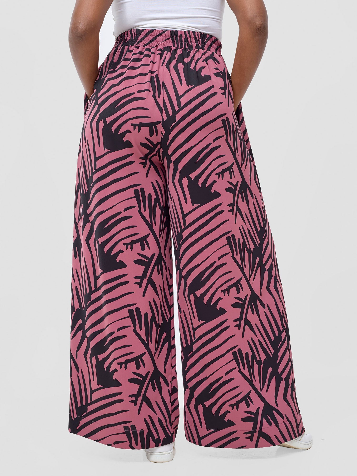 Vivo Ayla Crepe Pants - Dusty Pink / Black Lala Print