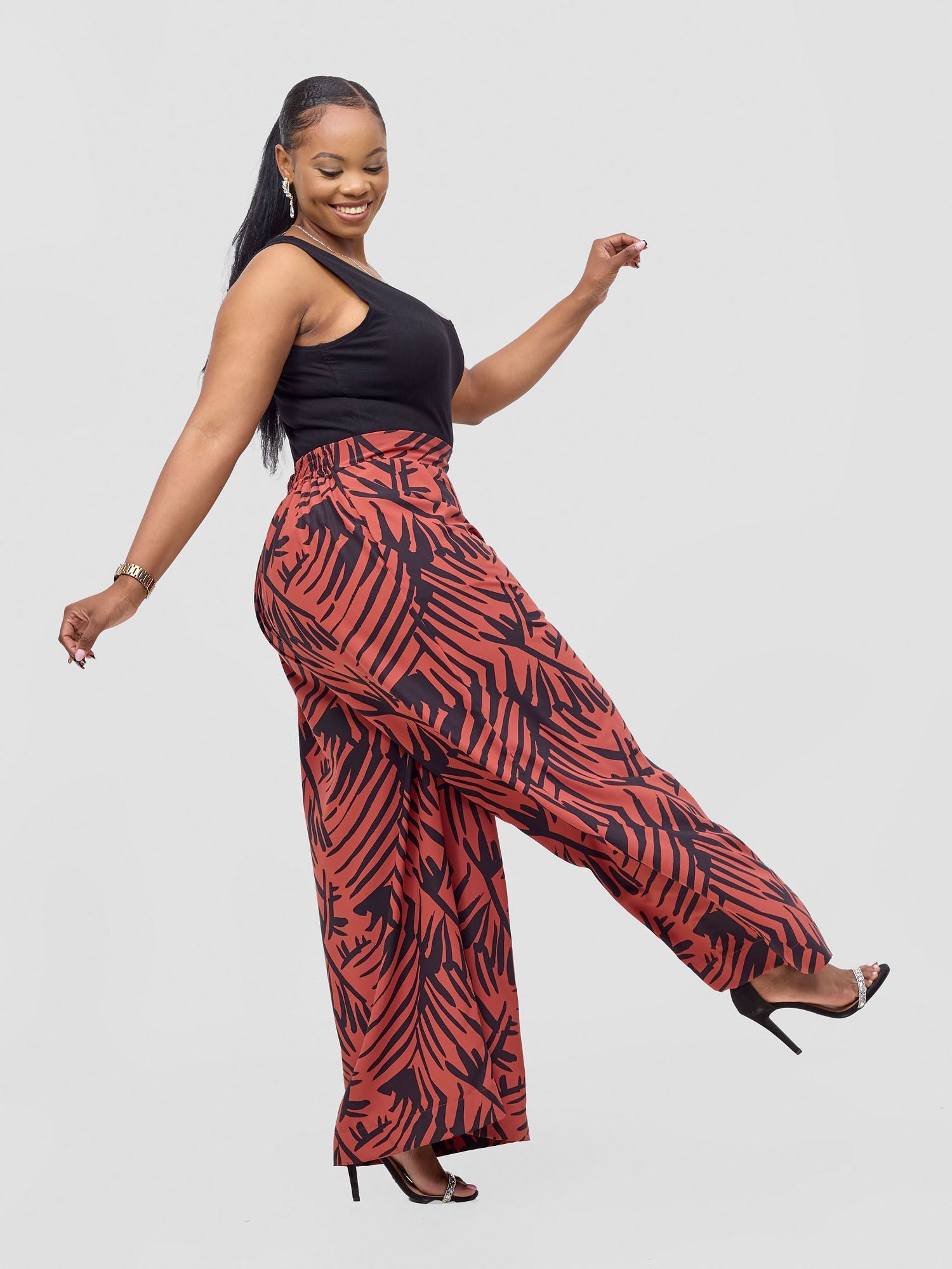 Vivo Ayla Crepe Pants - Rust / Black Lala Print