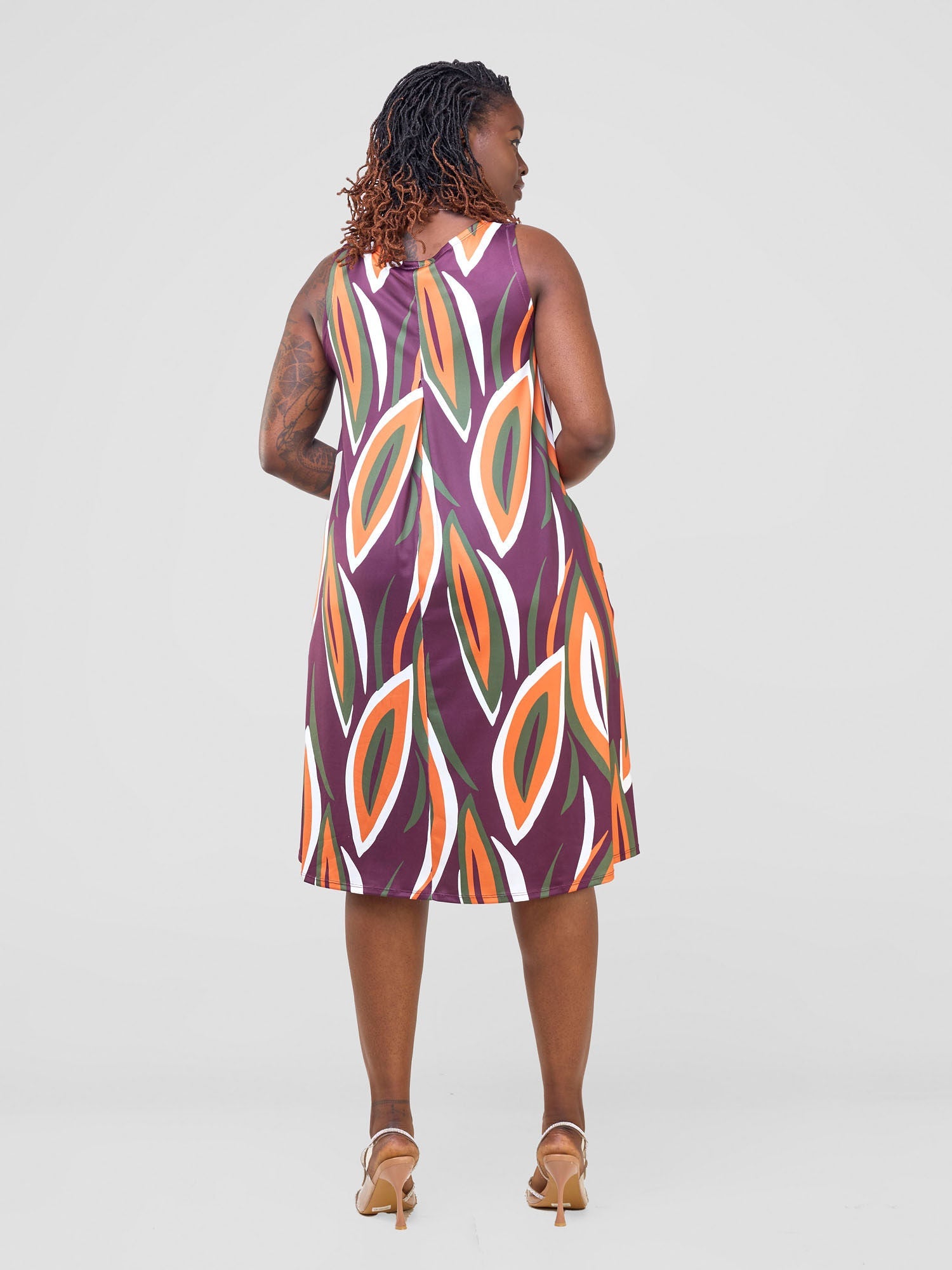 Vivo Amara Back Pleat Dress - Burgundy / Hunters Bemba Print