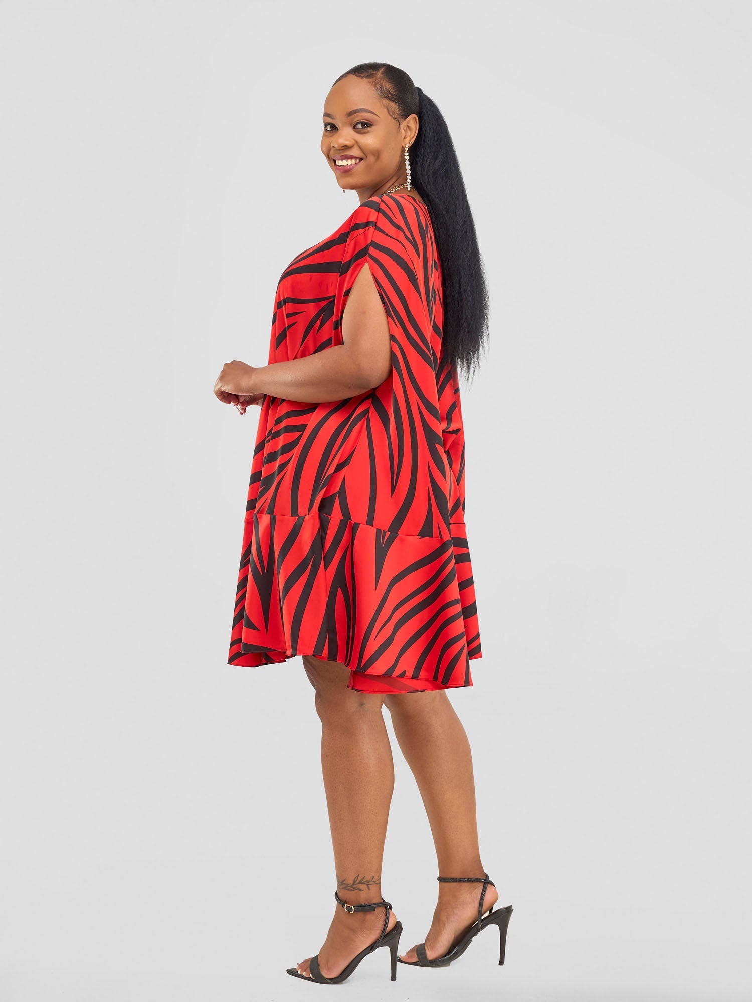 Vivo Chidii Cape Dress - Red / Black Ameli Print