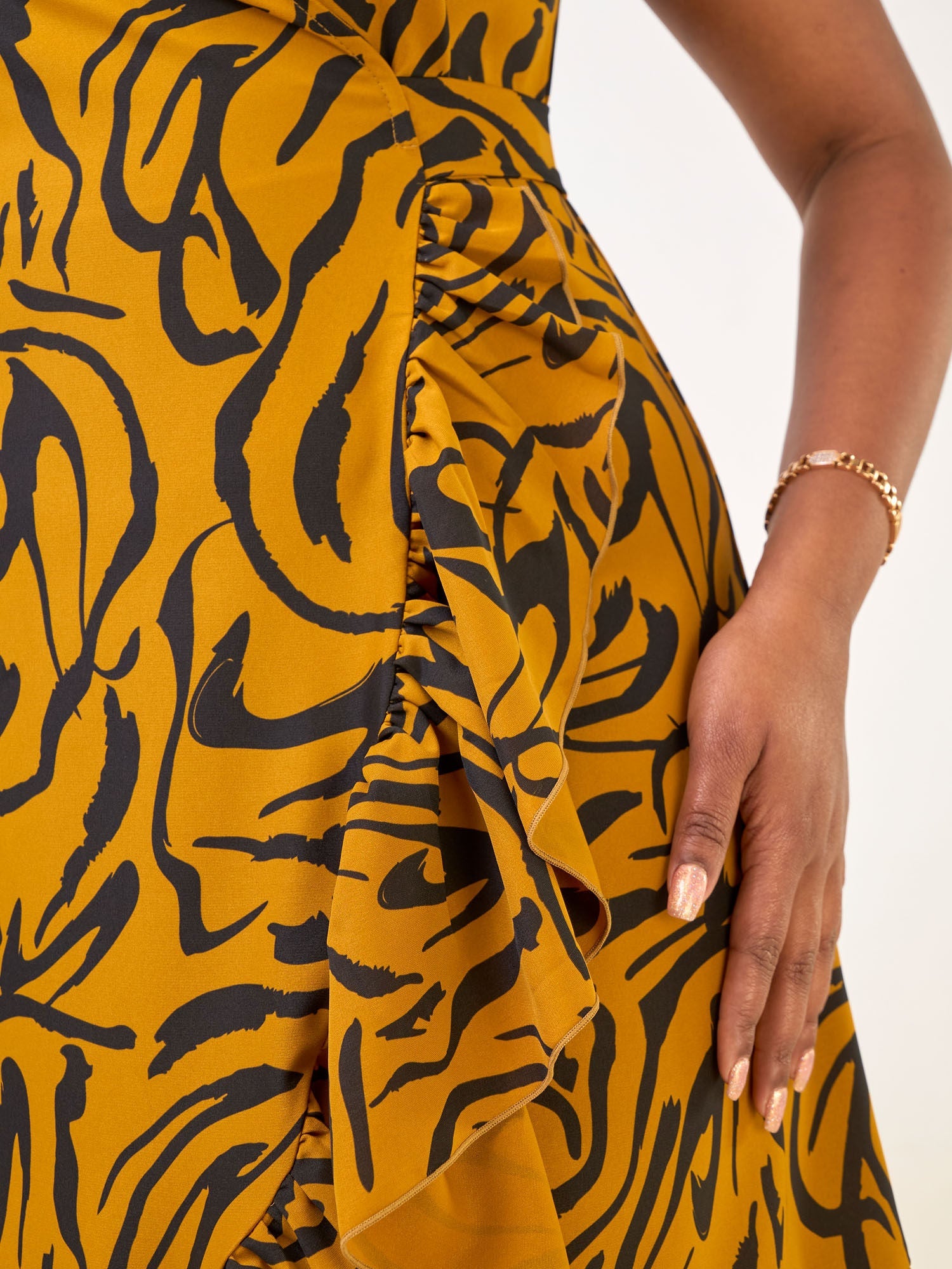 Vivo Nasinka Wrap Dress - Dark Mustard / Black Bugendo Print