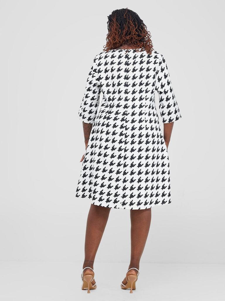 Vivo Pendo 3/4 Sleeve A Line Dress - White / Black Houndstooth Print