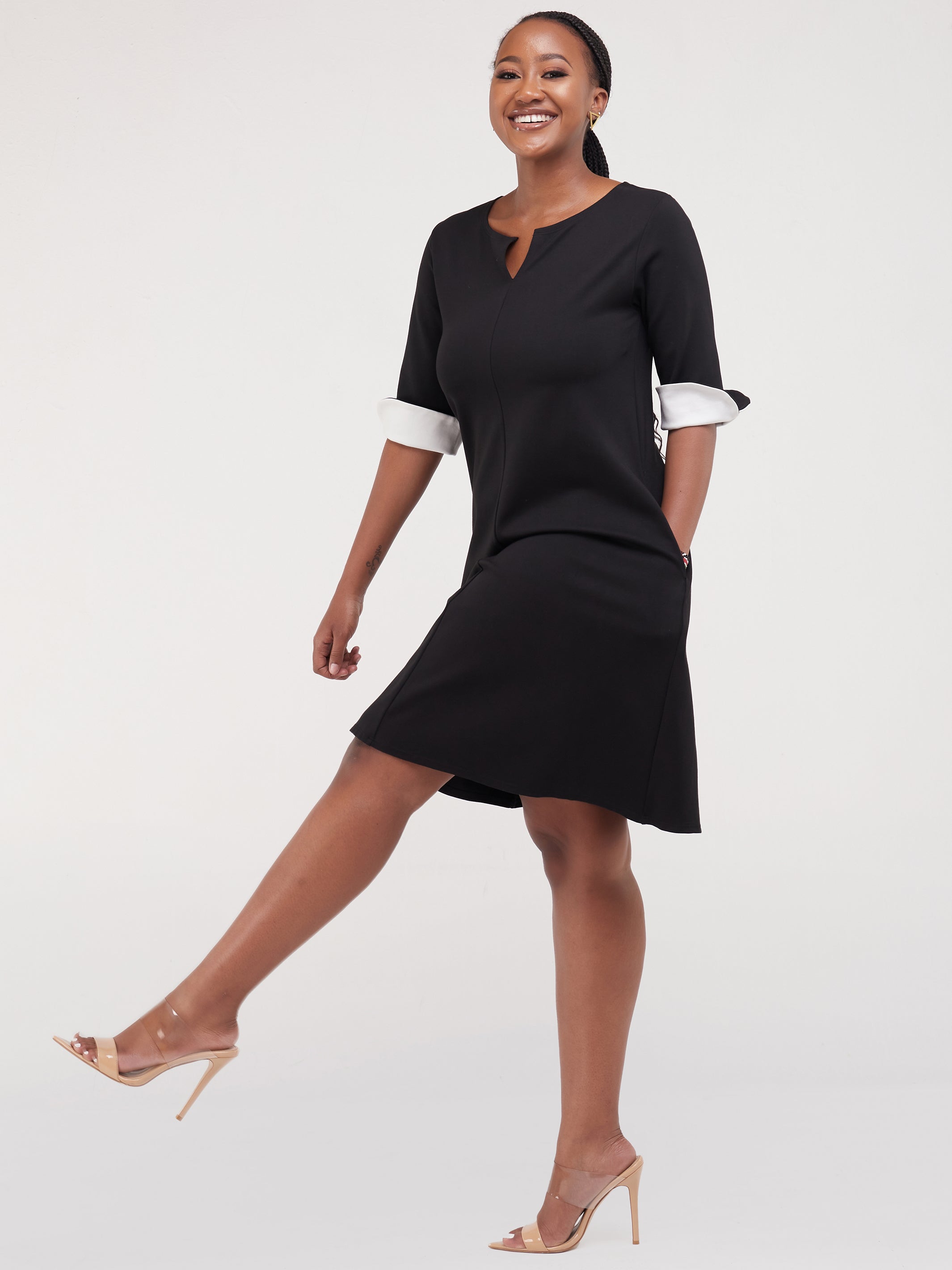 Vivo Zawadi Keyhole Dress - Black / White