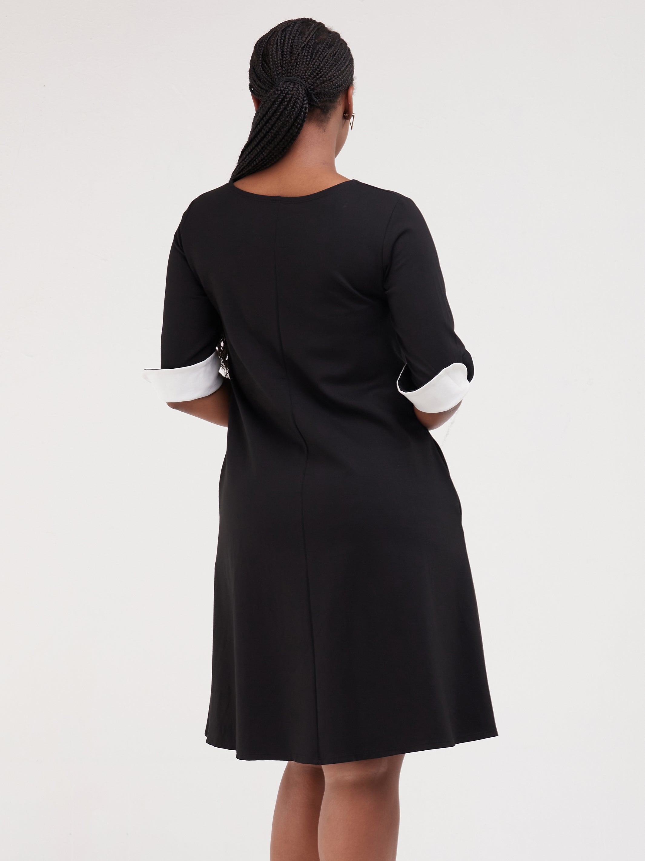 Vivo Zawadi Keyhole Dress - Black / White