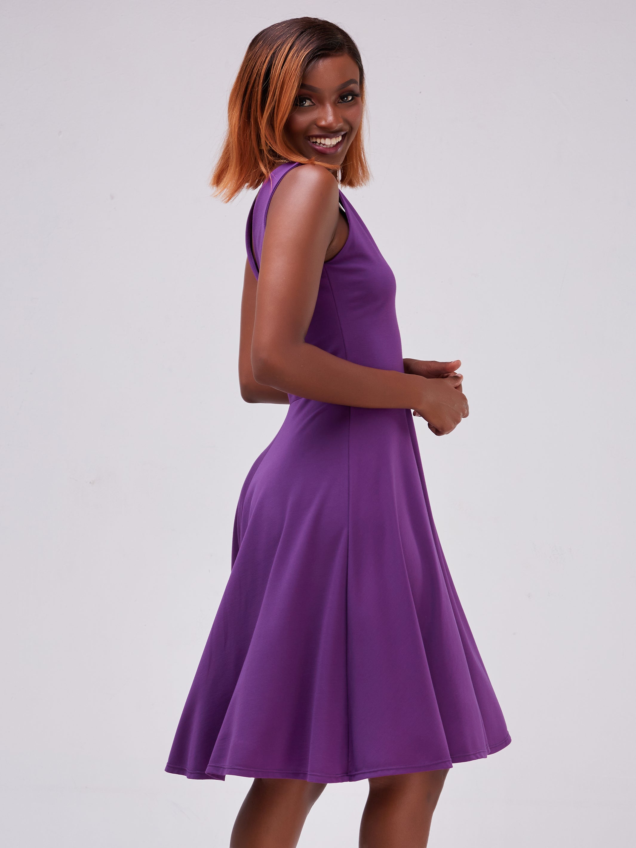 Vivo Zari Sleeveless V-Neck Knee Length Dress - Purple