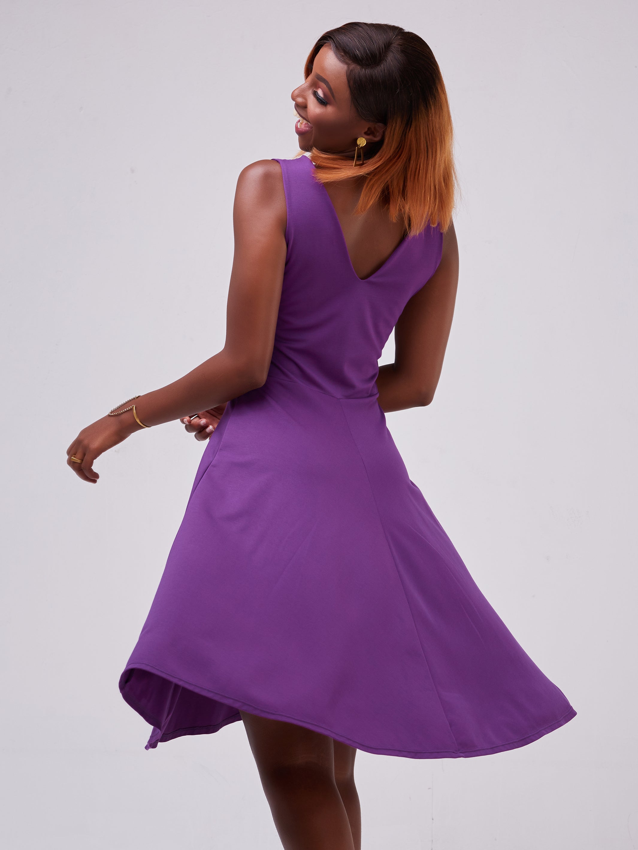 Vivo Zari Sleeveless V-Neck Knee Length Dress - Purple