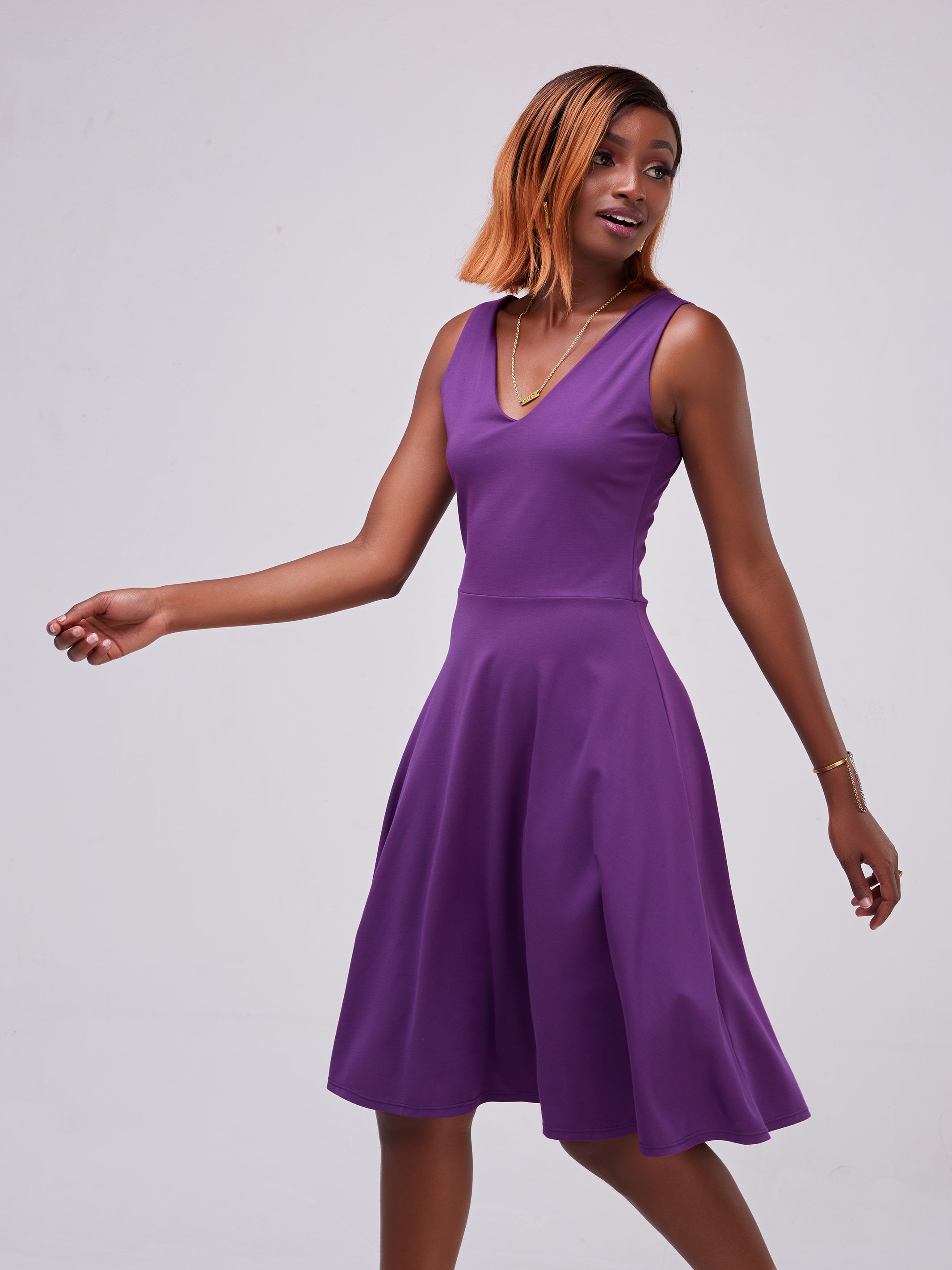 Vivo Zari Sleeveless V-Neck Knee Length Dress - Purple