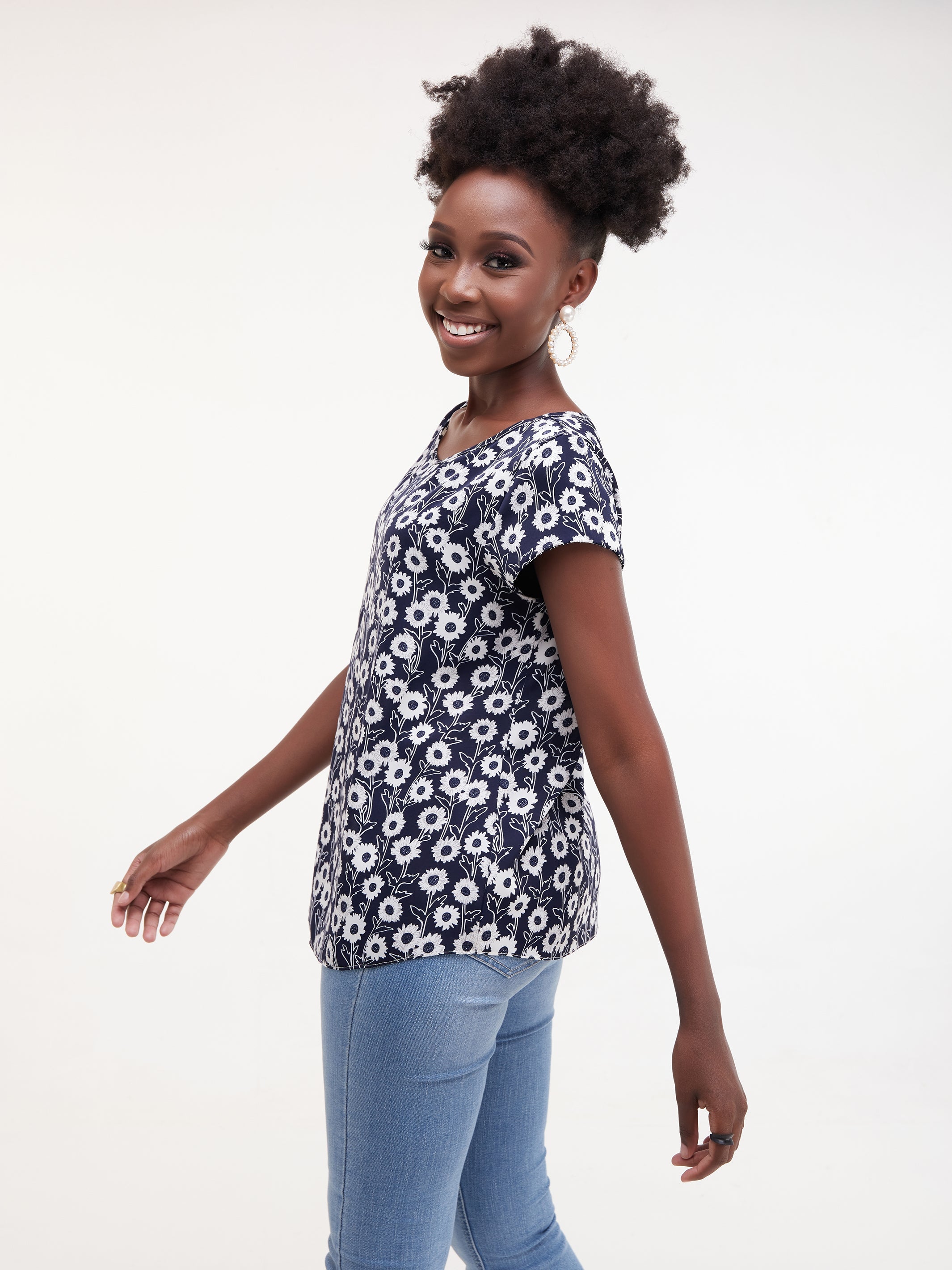 Vivo Basic Crepe Cap Sleeved Top - Navy / White Print