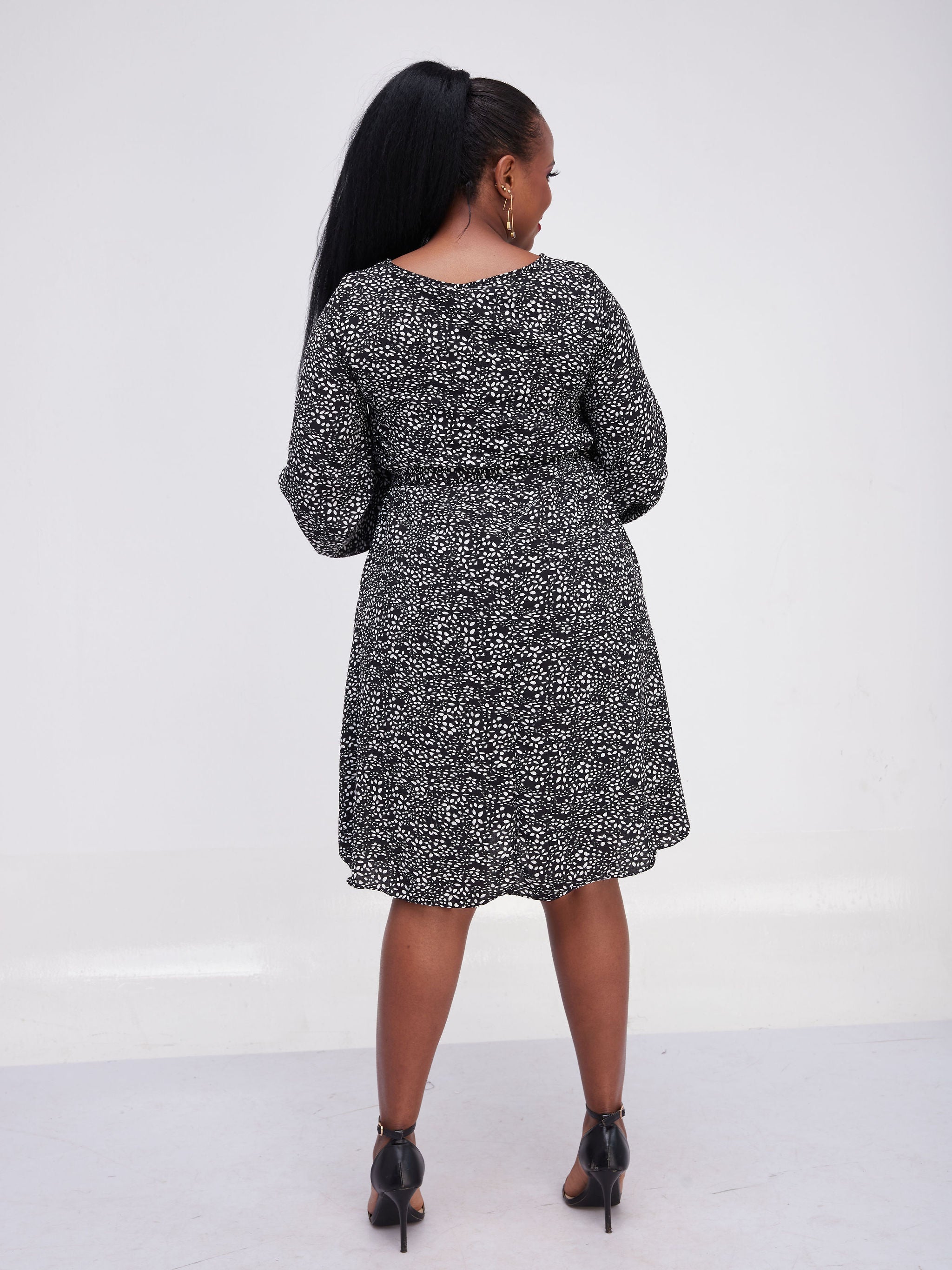 Vivo Basic Ayo Bishop Sleeve Dress - Black Print