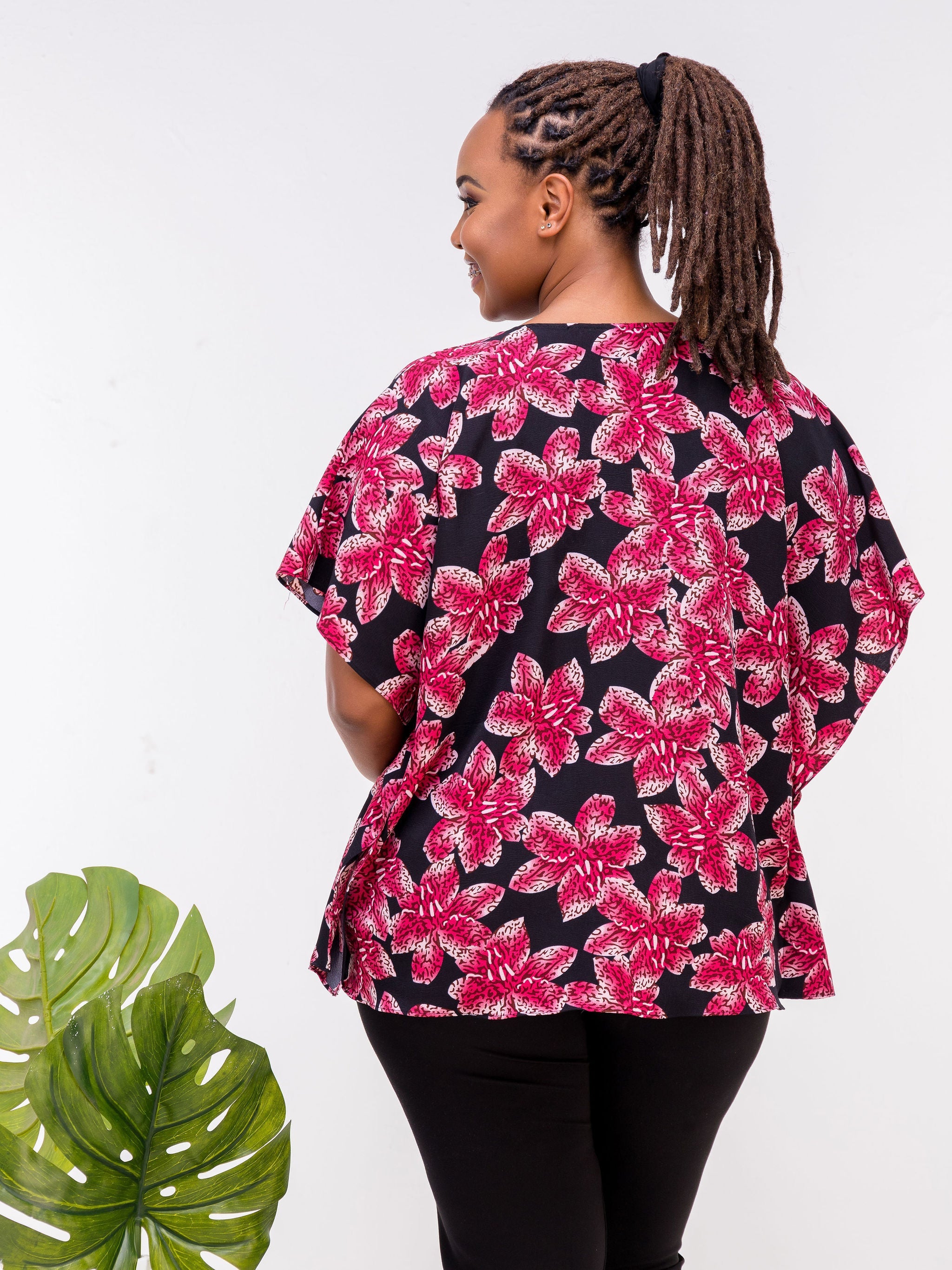 Vivo Zola Kaftan Top - Black / Burgundy Abstract Print