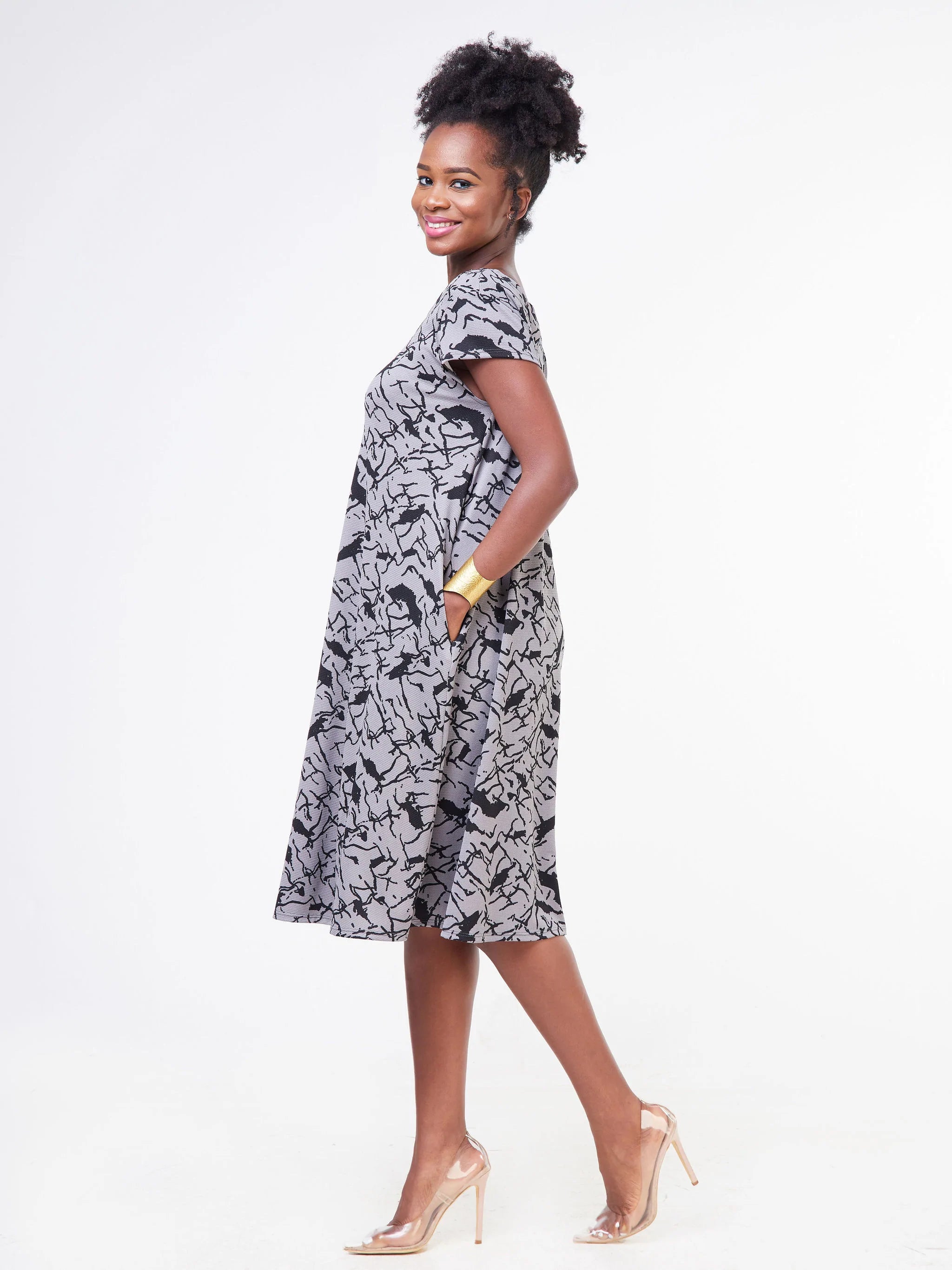 Vivo Jema Cap Sleeve Tent Dress - Grey / Black Abstract Print