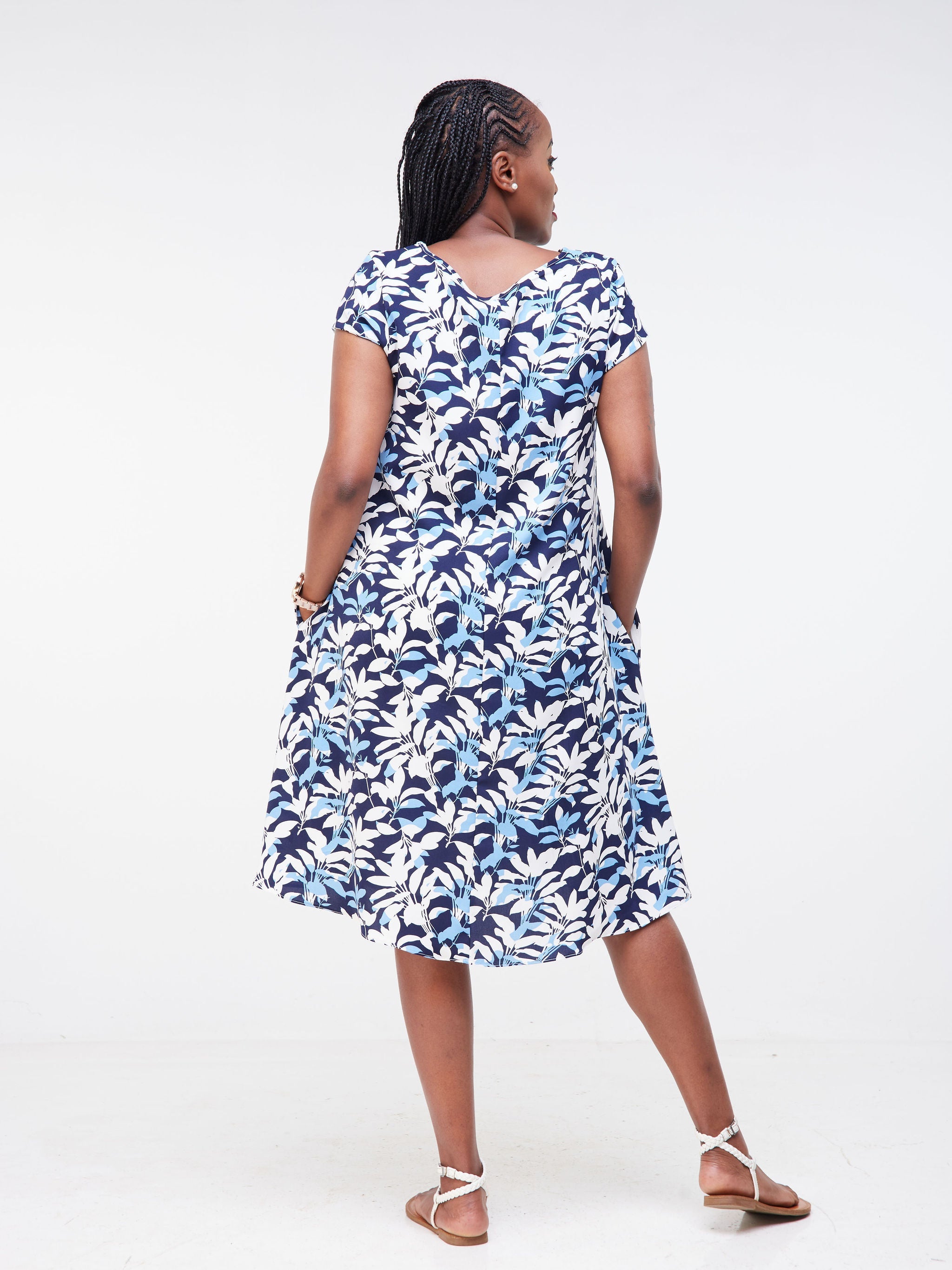 Vivo Basic Cap Sleeve Knee Length Tent Dress - Blue / Navy Blue Abstract Print