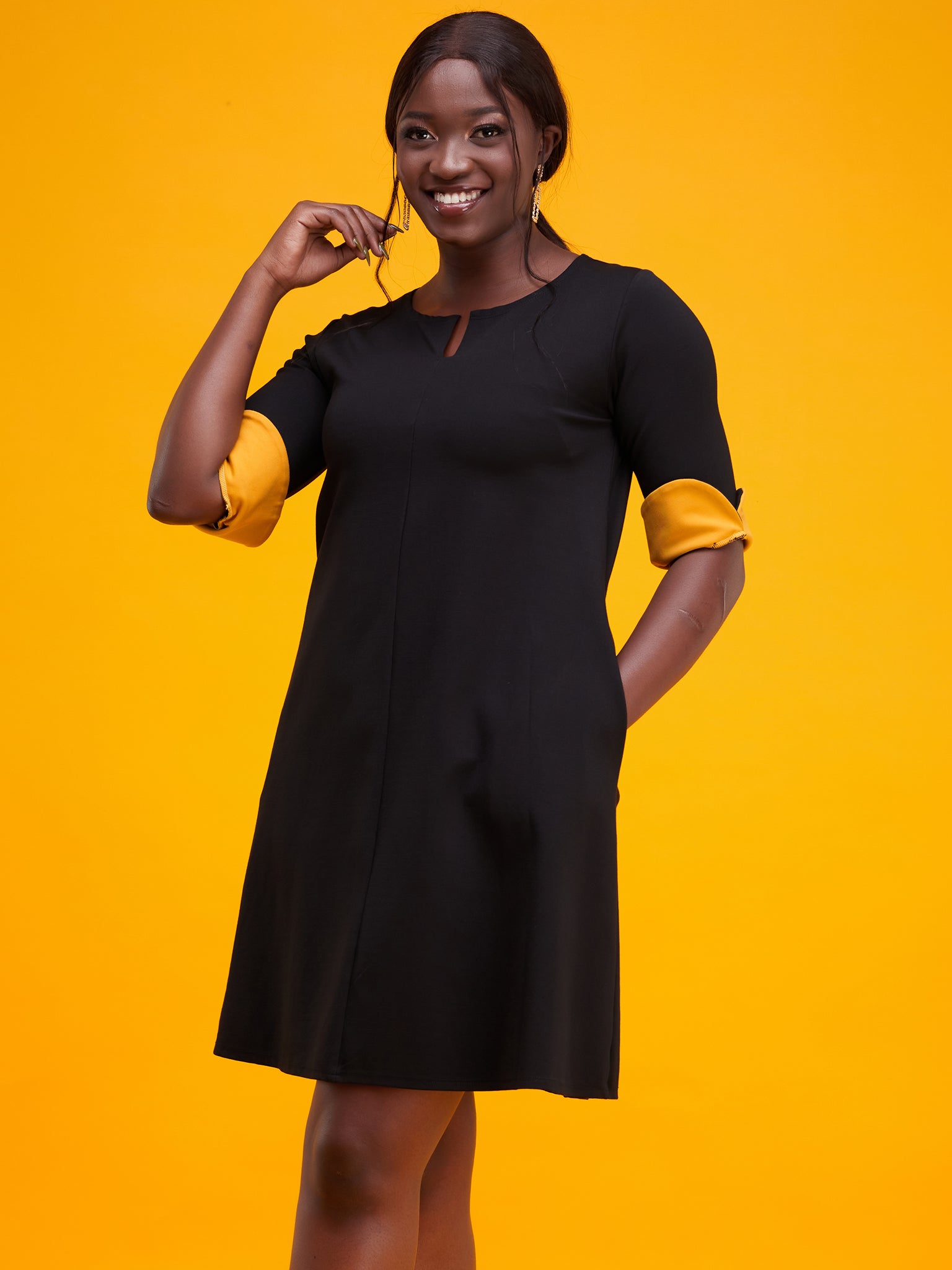 Vivo Zawadi Keyhole Dress - Black / Mustard