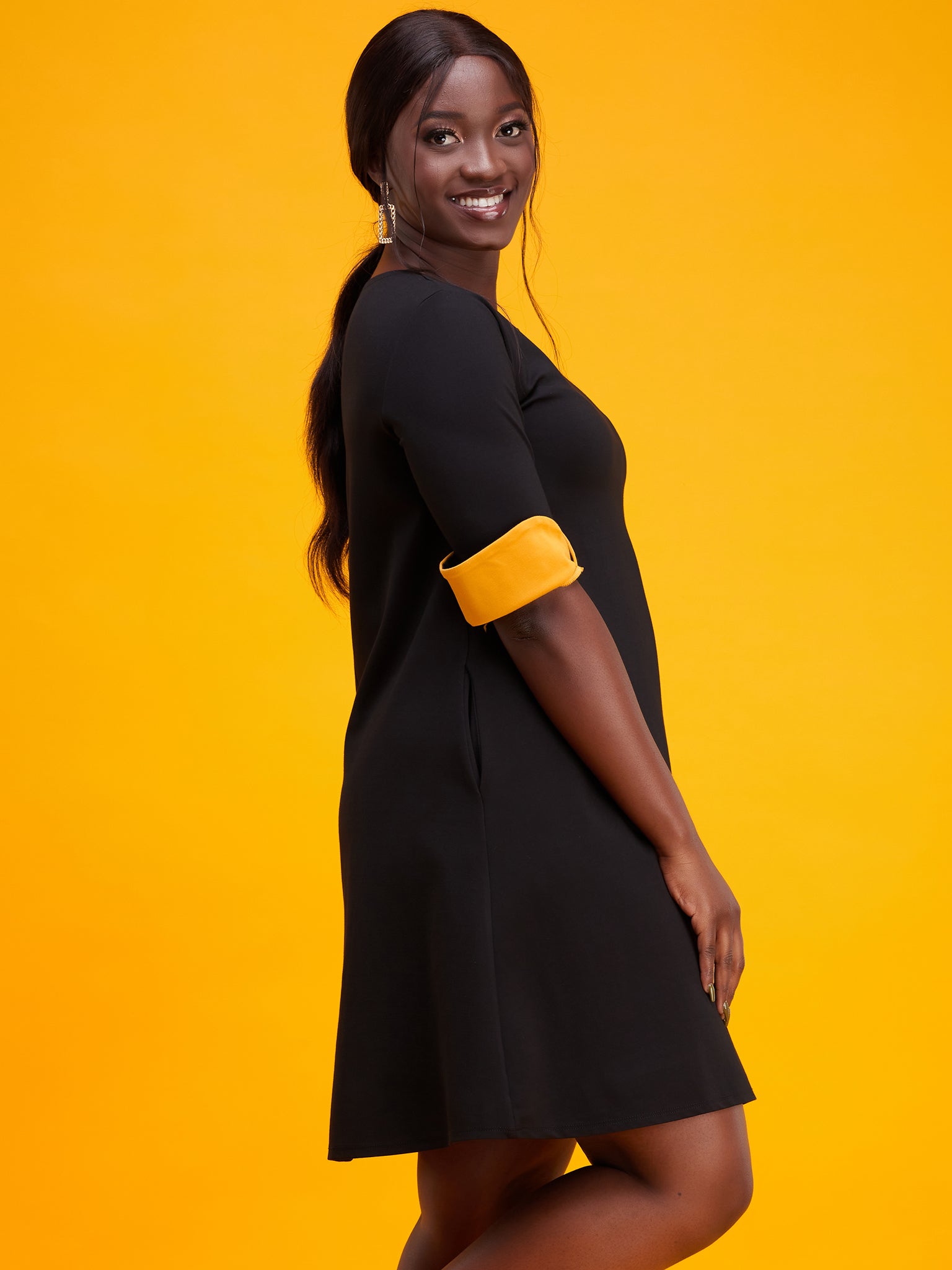 Vivo Zawadi Keyhole Dress - Black / Mustard