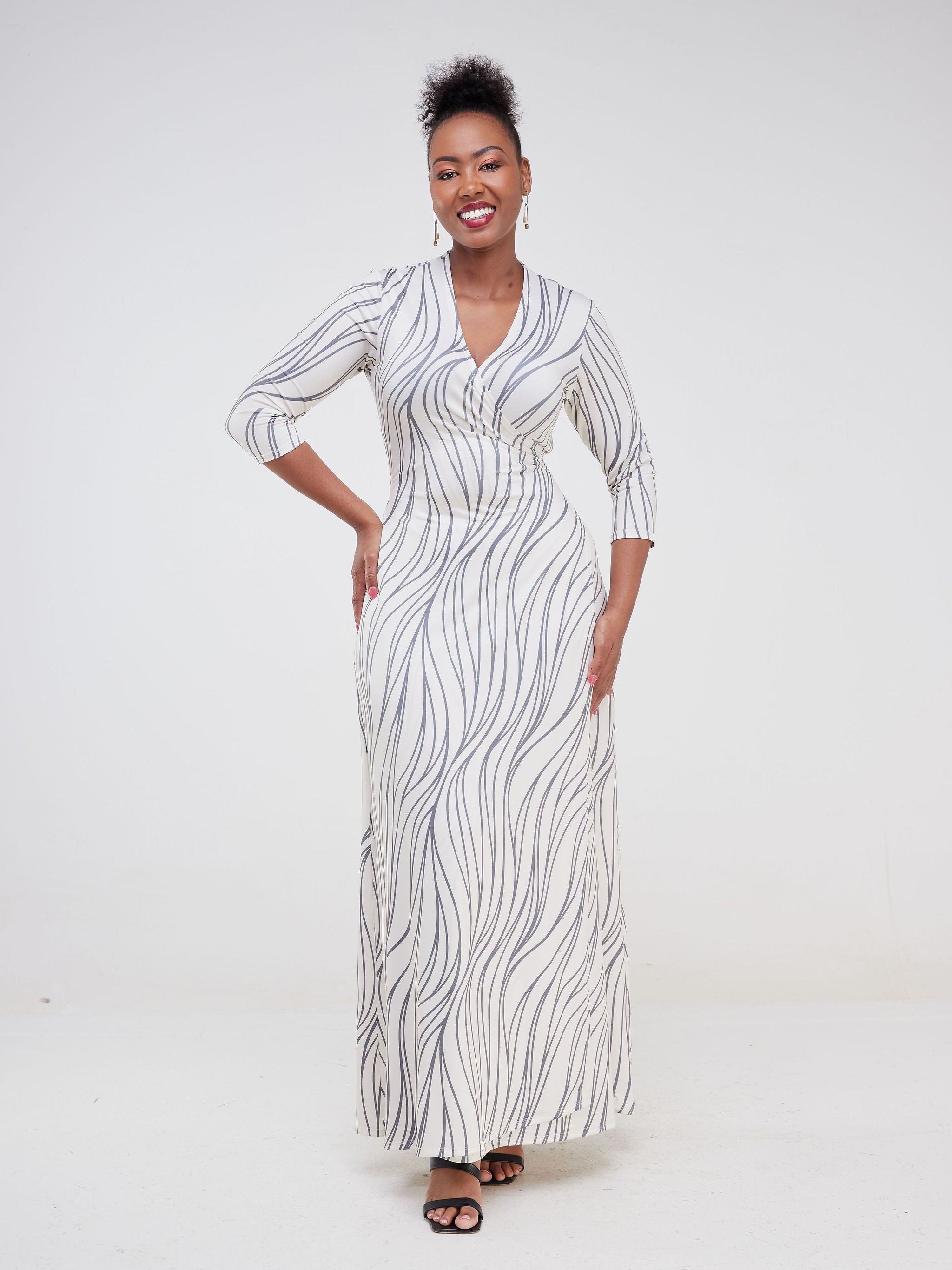 Vivo Lumi 3/4 Sleeve Wrap Maxi Dress - Beige / Grey Spiral Print